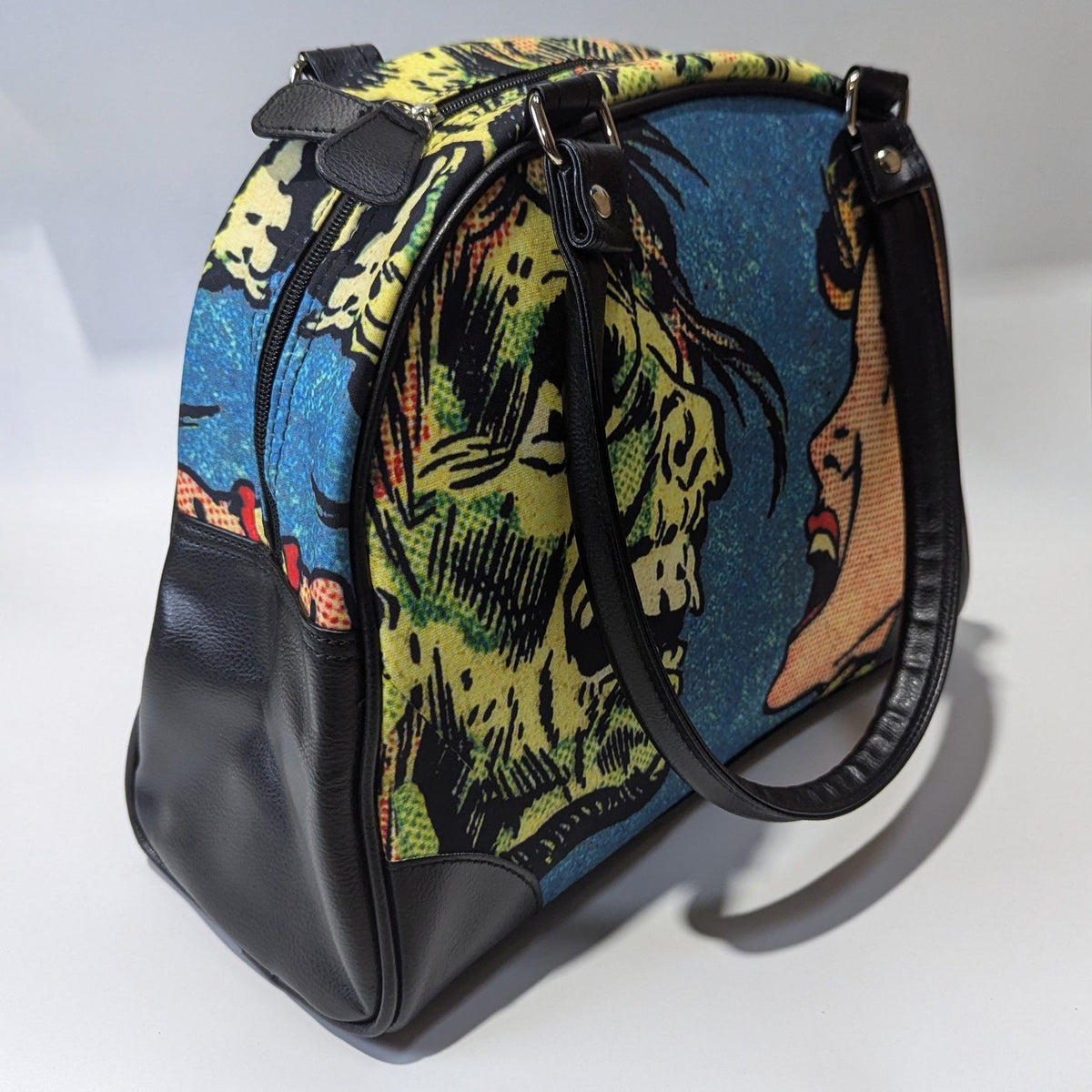 Kiss of Death Skeleton Romance Handbag
