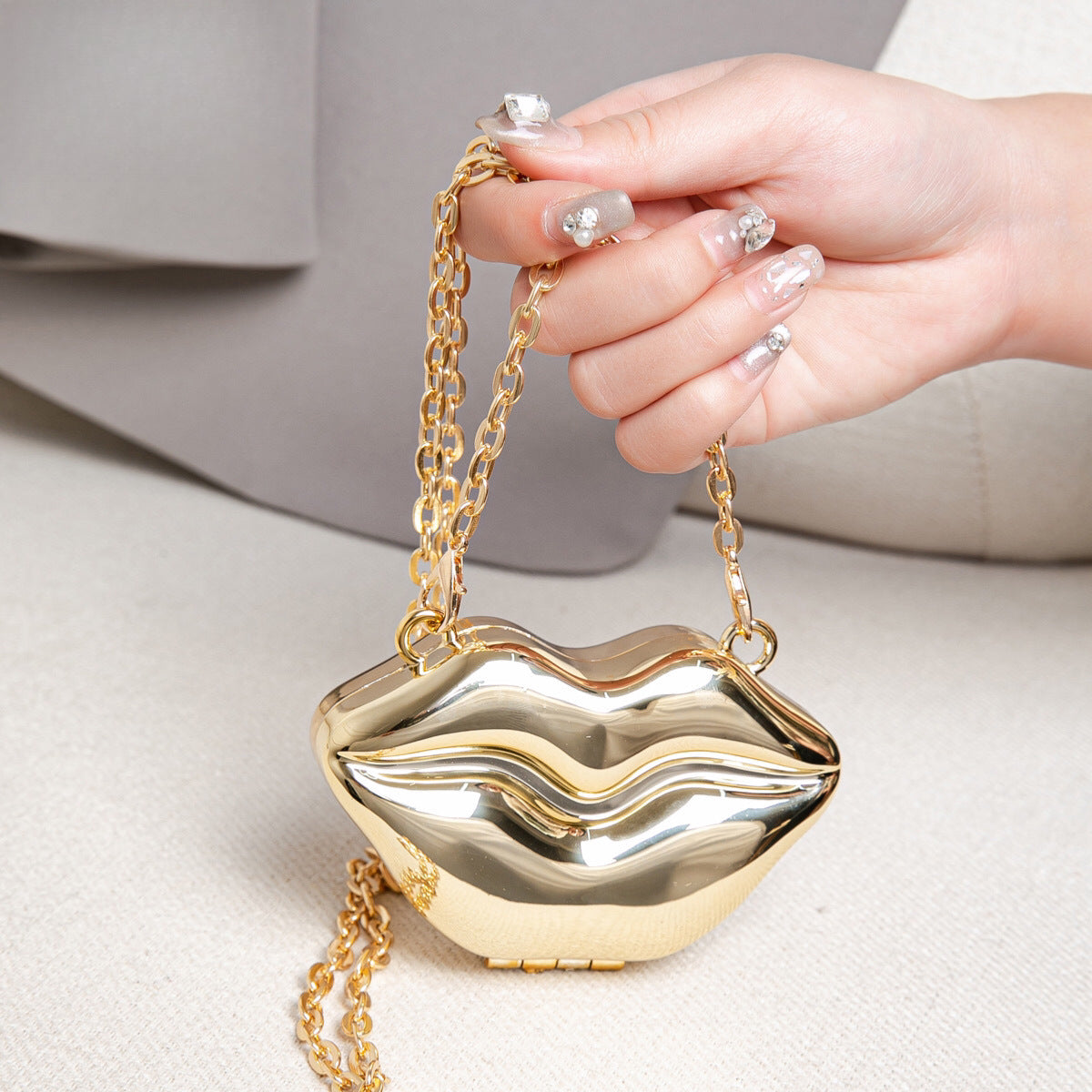 Glamour Kiss Gold Lip Clutch